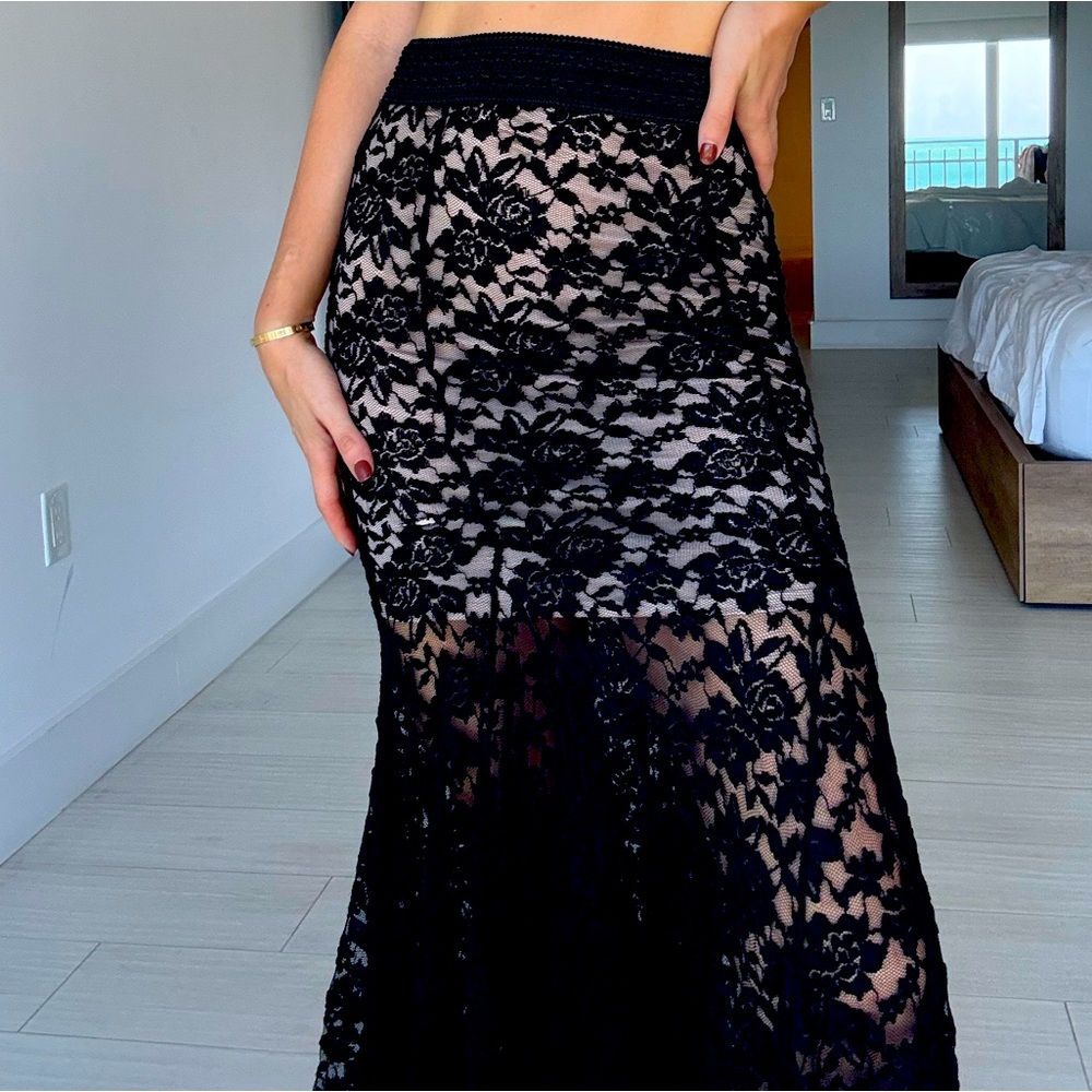 BCBGMaxAzria Elegant Black Mermaid Lace Maxi Skirt